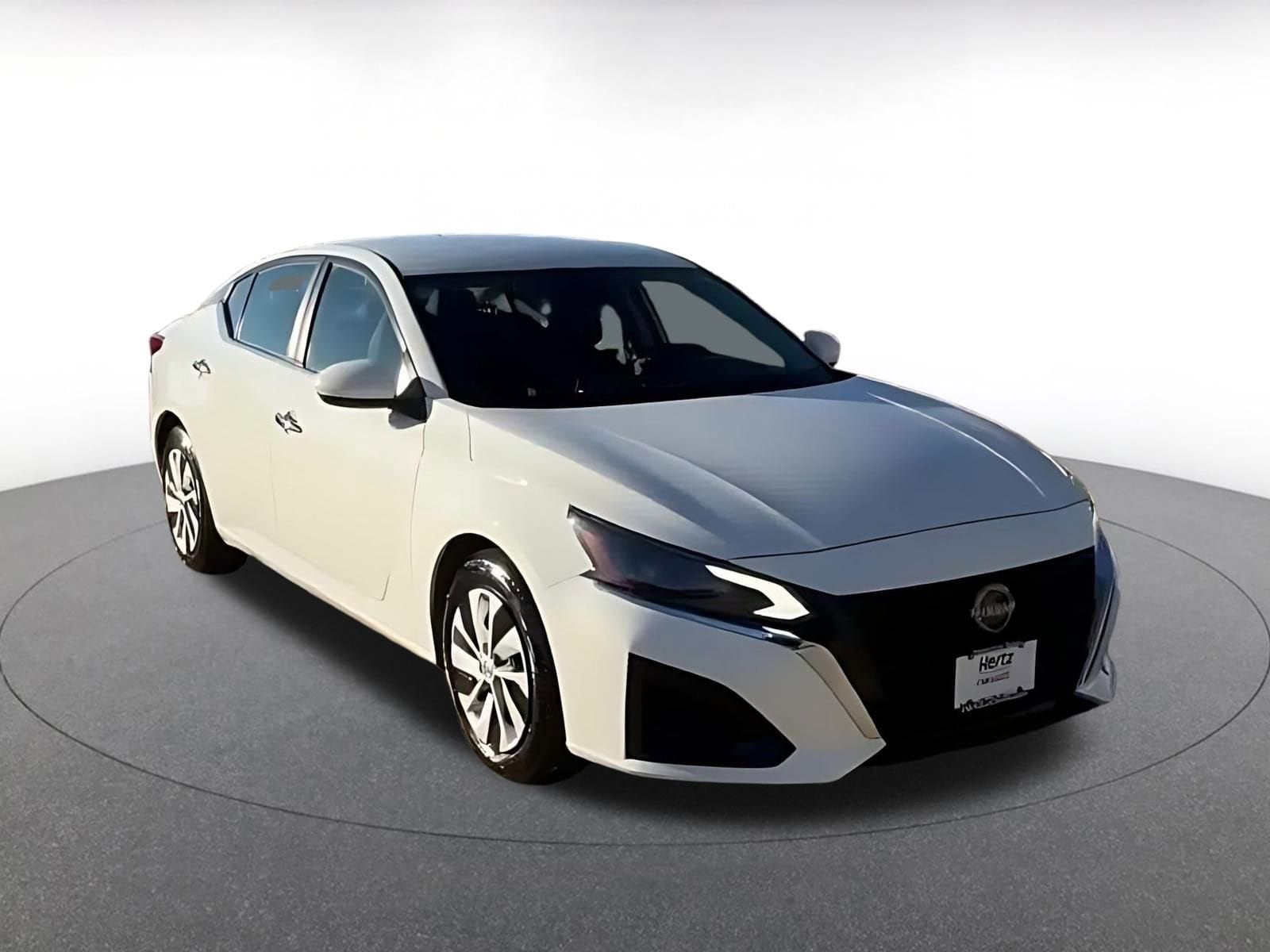 Thumbnail: 2023 Nissan Altima - 3