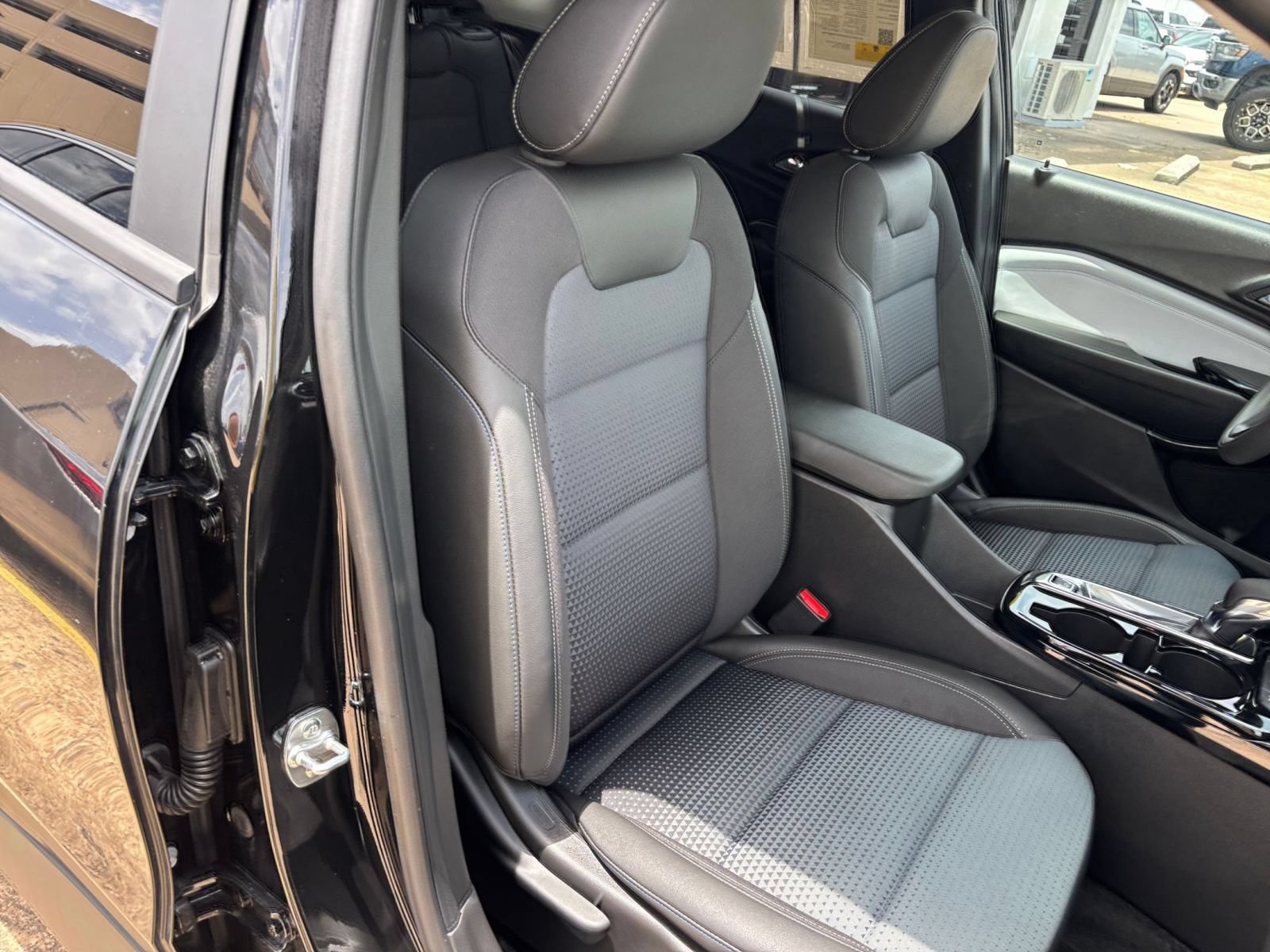 Thumbnail: 2025 Chevrolet Trax - 35