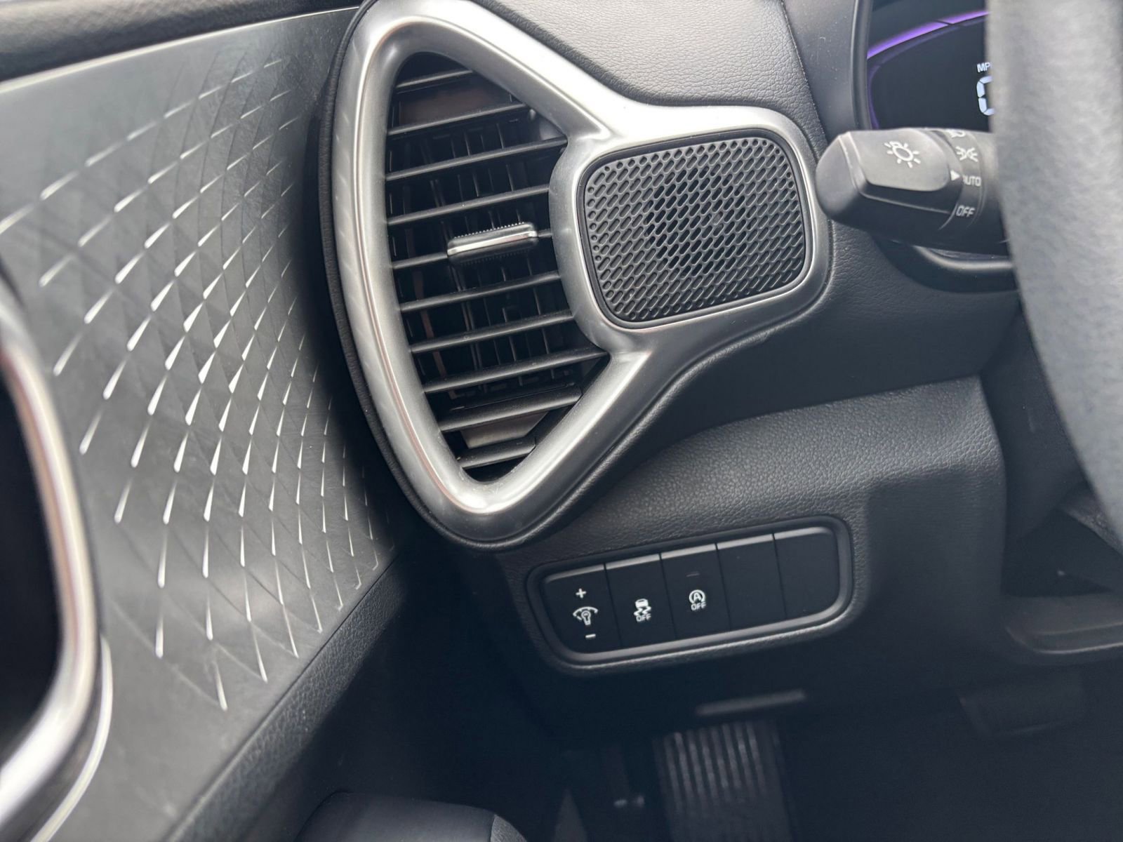 Thumbnail: 2025 Kia Soul - 32