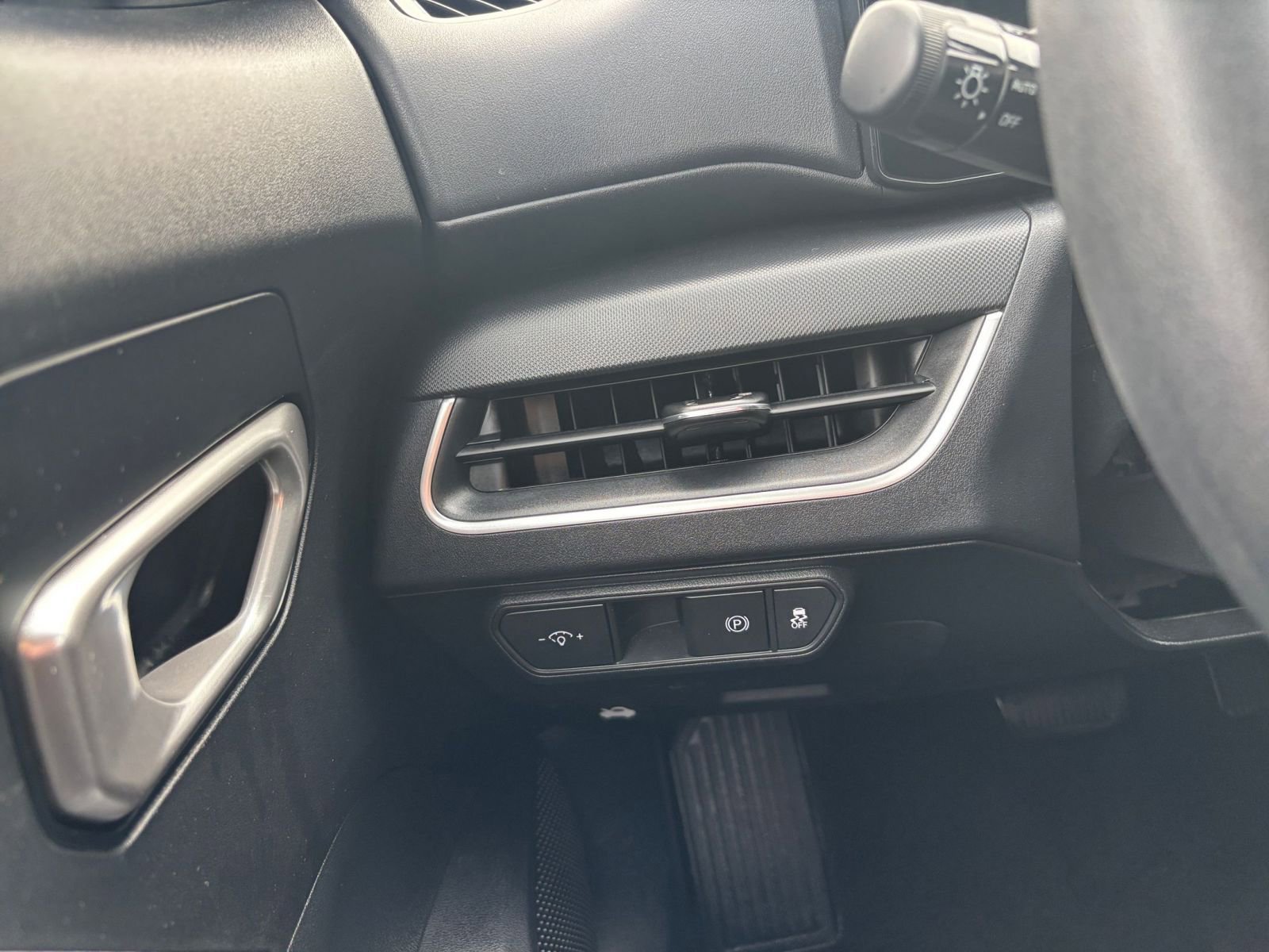 Thumbnail: 2025 Kia K4 - 33