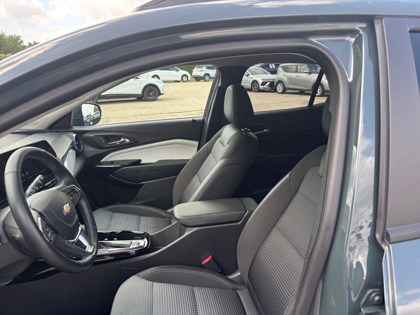 Thumbnail: 2025 Chevrolet Trax - 24