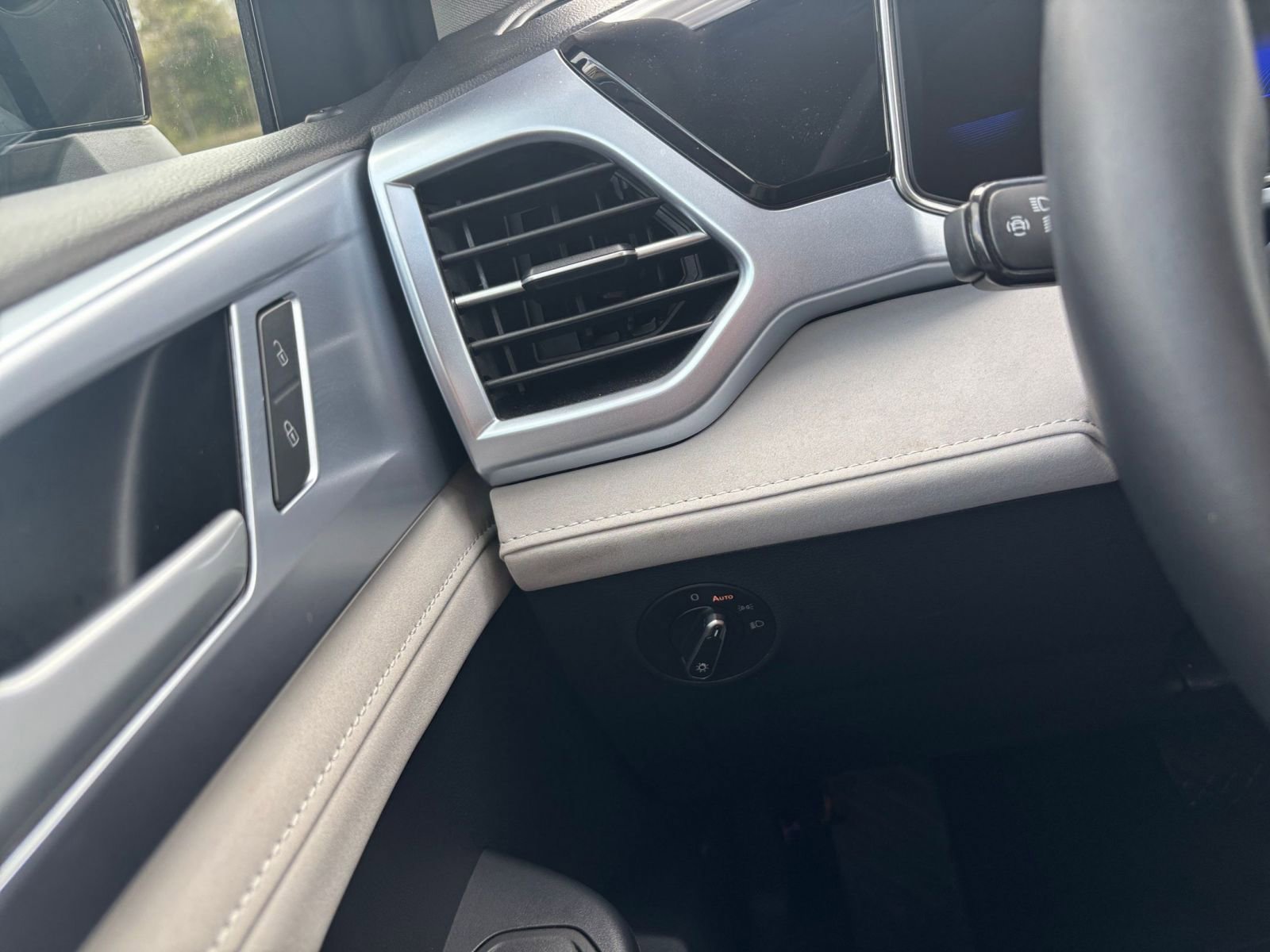 Thumbnail: 2025 Volkswagen Taos - 35