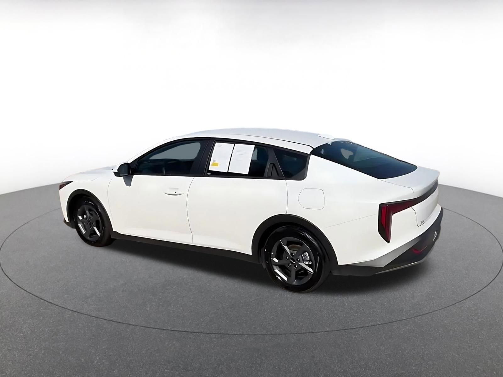 Thumbnail: 2025 Kia K4 - 10