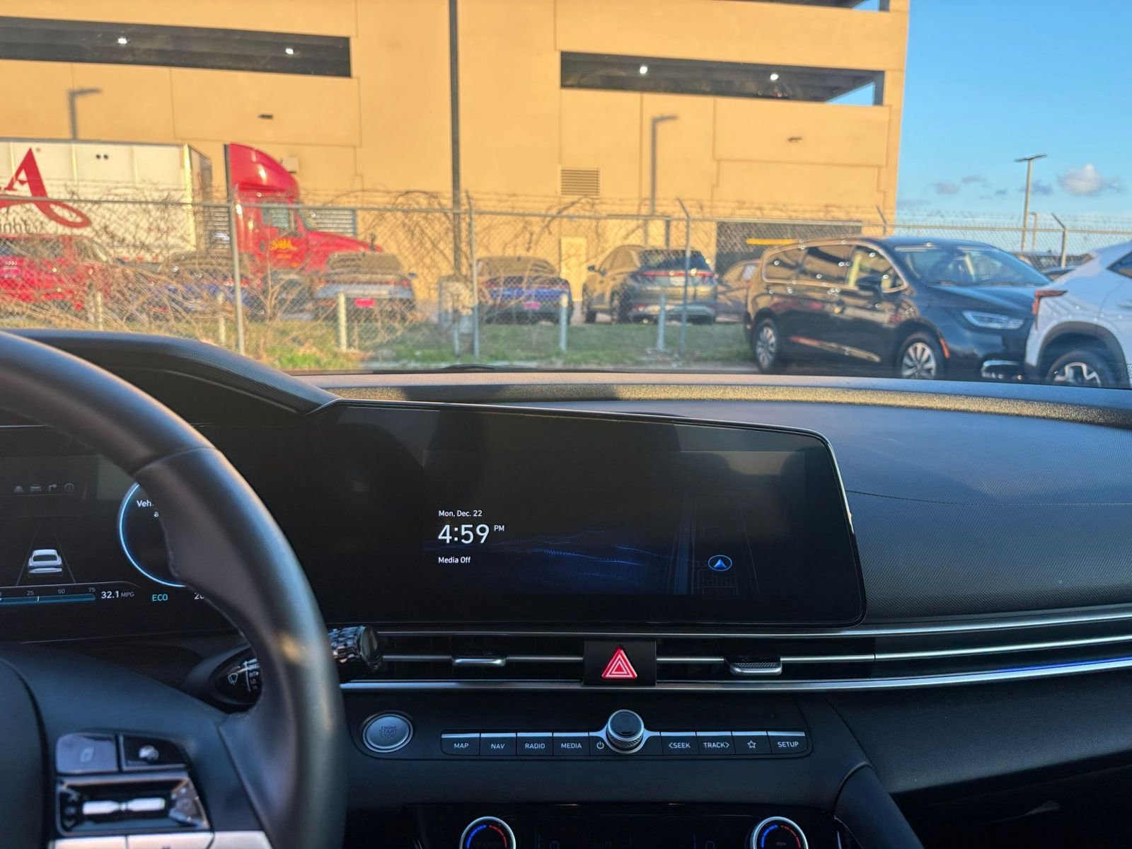 Thumbnail: 2025 Hyundai Elantra - 18