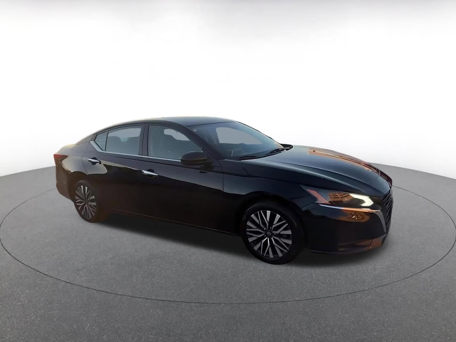 Thumbnail: 2023 Nissan Altima - 2