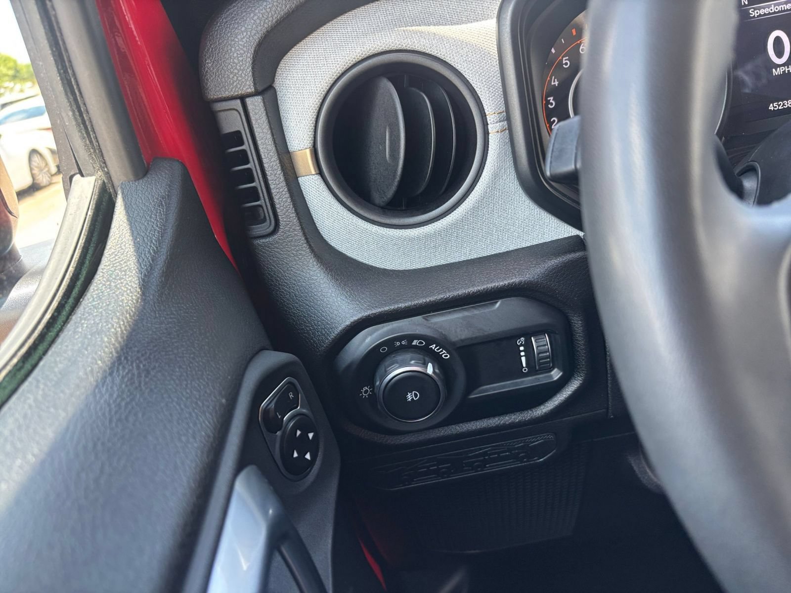 Thumbnail: 2025 Jeep Wrangler - 32