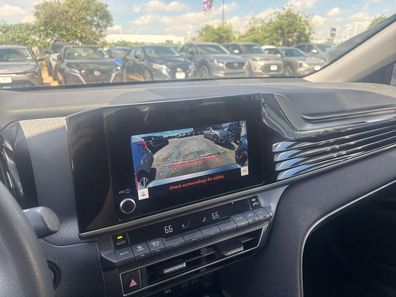 Thumbnail: 2025 Toyota Camry - 23