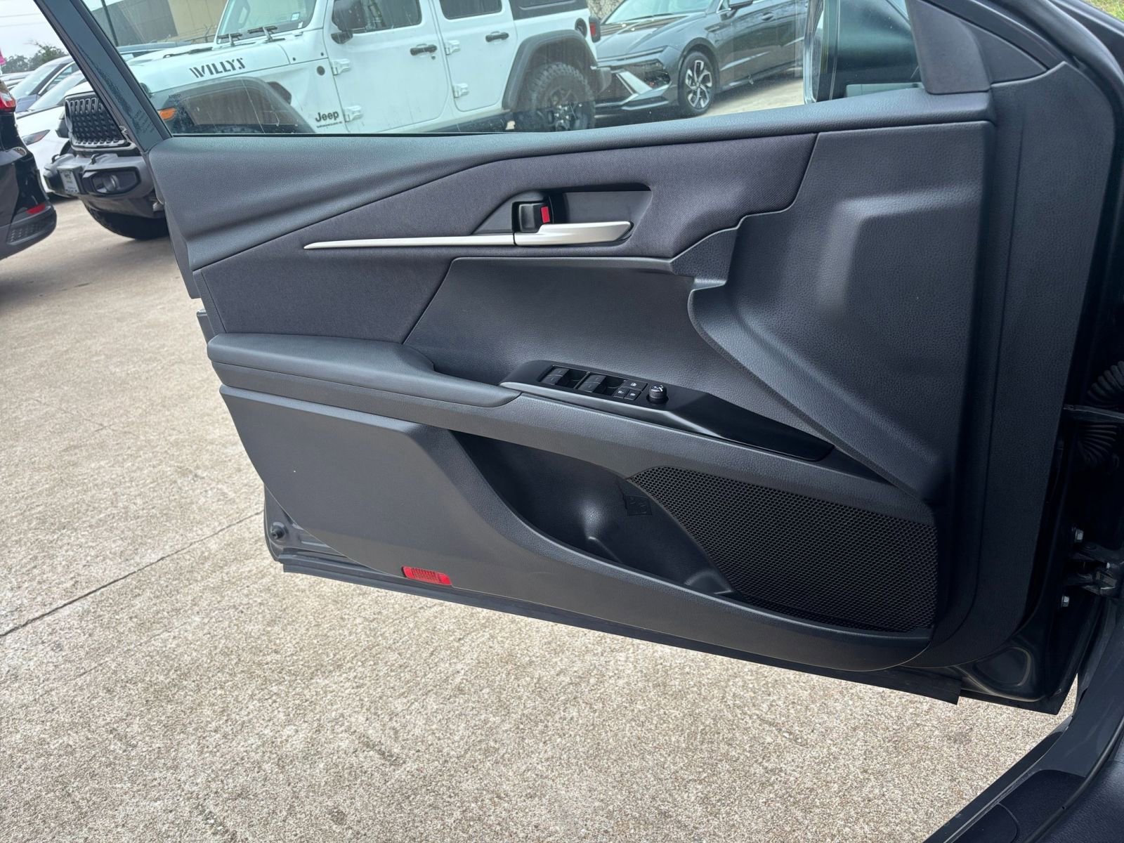 Thumbnail: 2025 Toyota Camry - 20