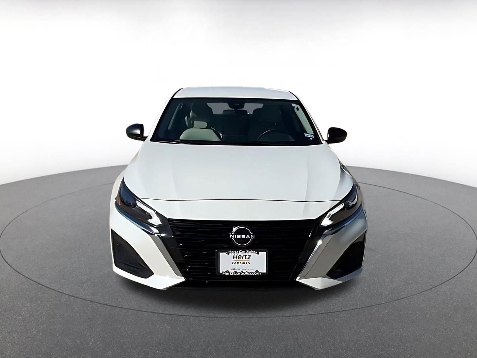 Thumbnail: 2025 Nissan Altima - 4