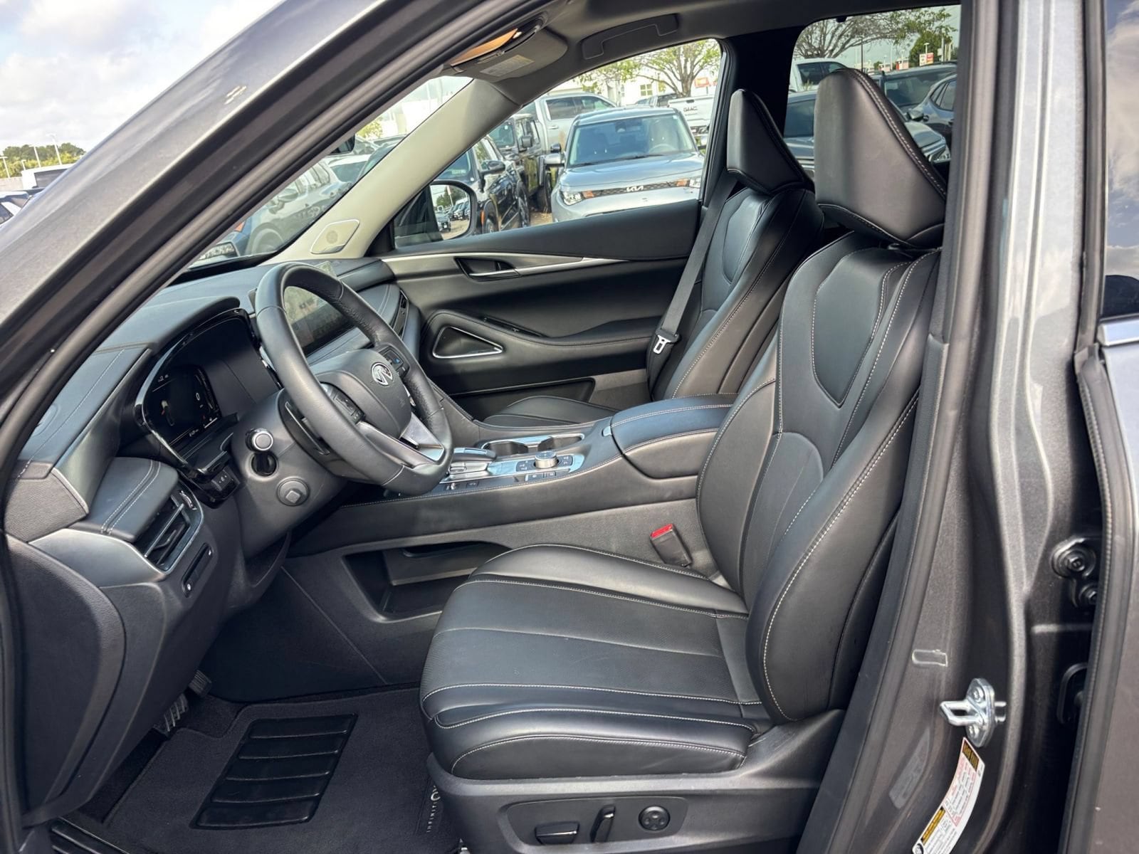 Thumbnail: 2026 INFINITI QX60 - 29