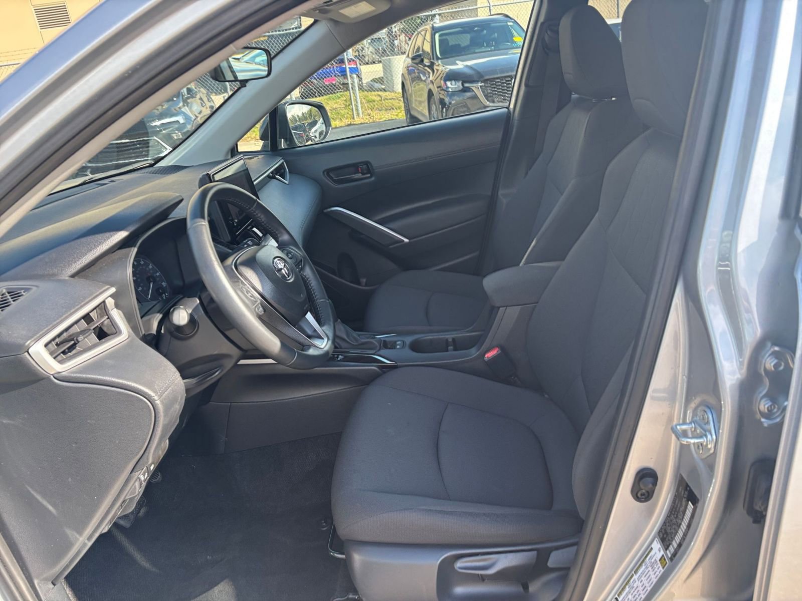 Thumbnail: 2025 Toyota Corolla Cross - 25