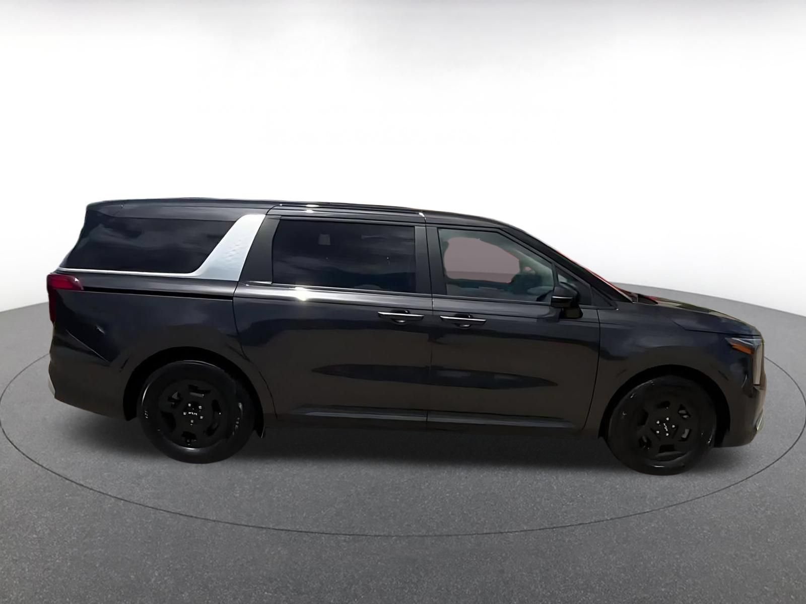 Thumbnail: 2026 Kia Carnival - 16