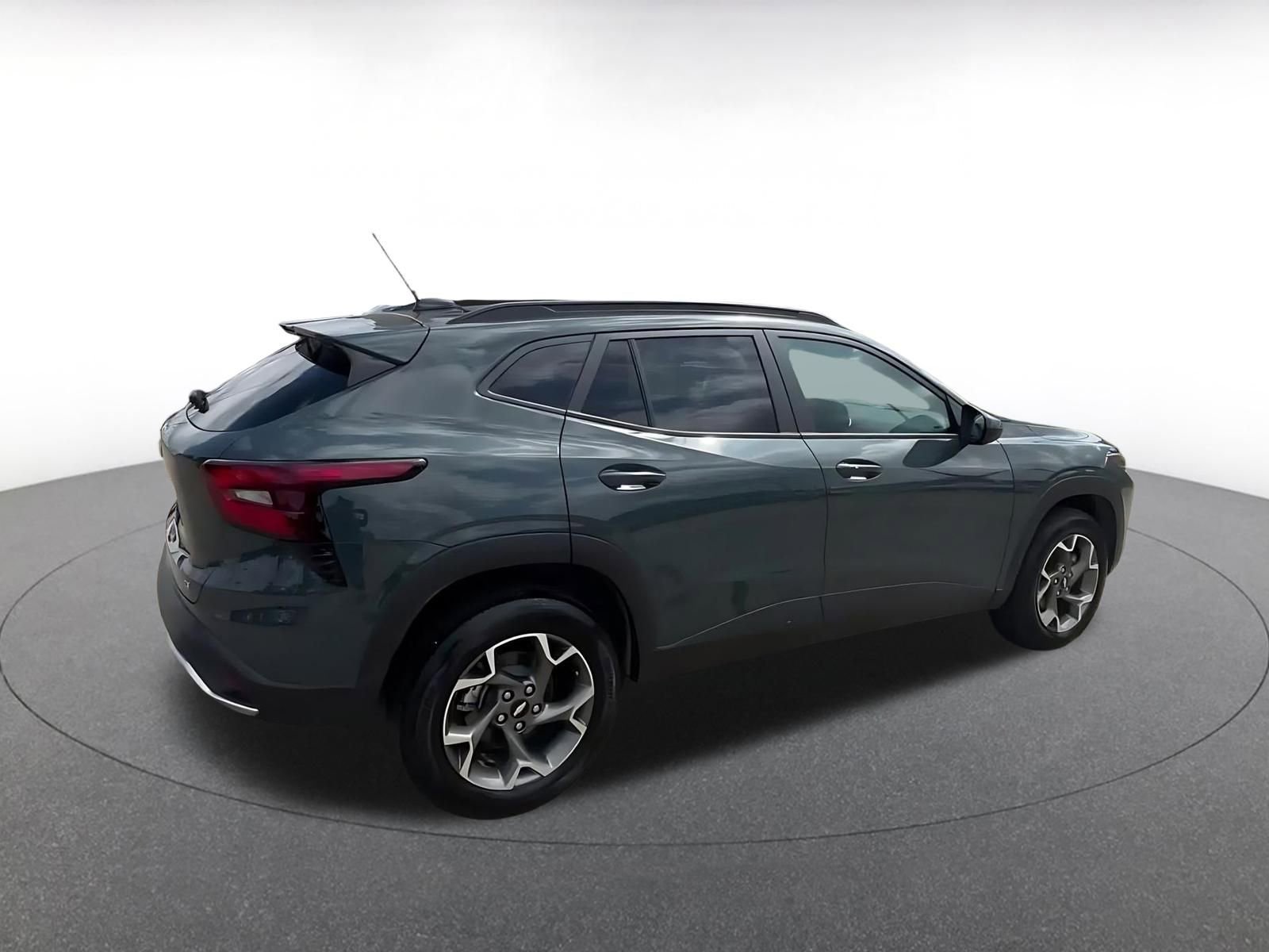 Thumbnail: 2025 Chevrolet Trax - 14