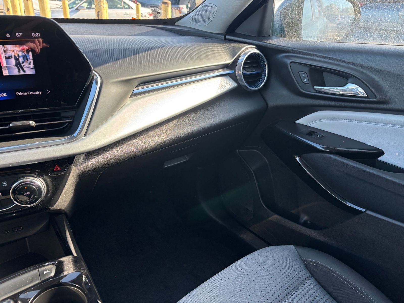 Thumbnail: 2025 Chevrolet Trax - 34