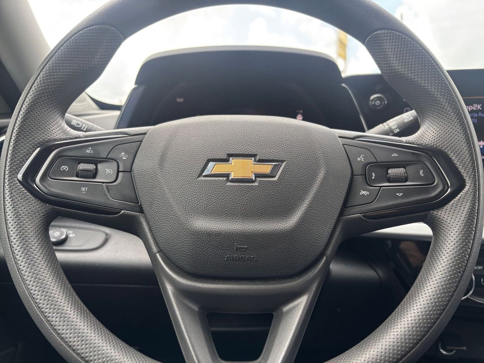Thumbnail: 2025 Chevrolet Trax - 27