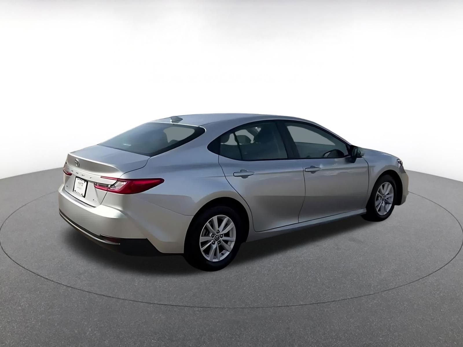 Thumbnail: 2025 Toyota Camry - 15