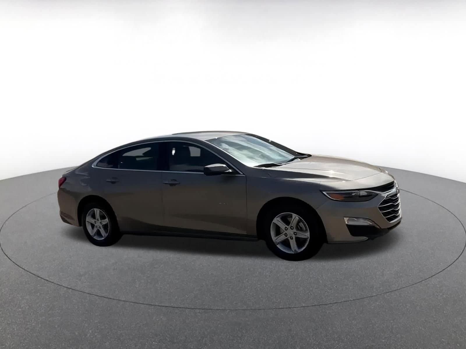 Thumbnail: 2024 Chevrolet Malibu - 2