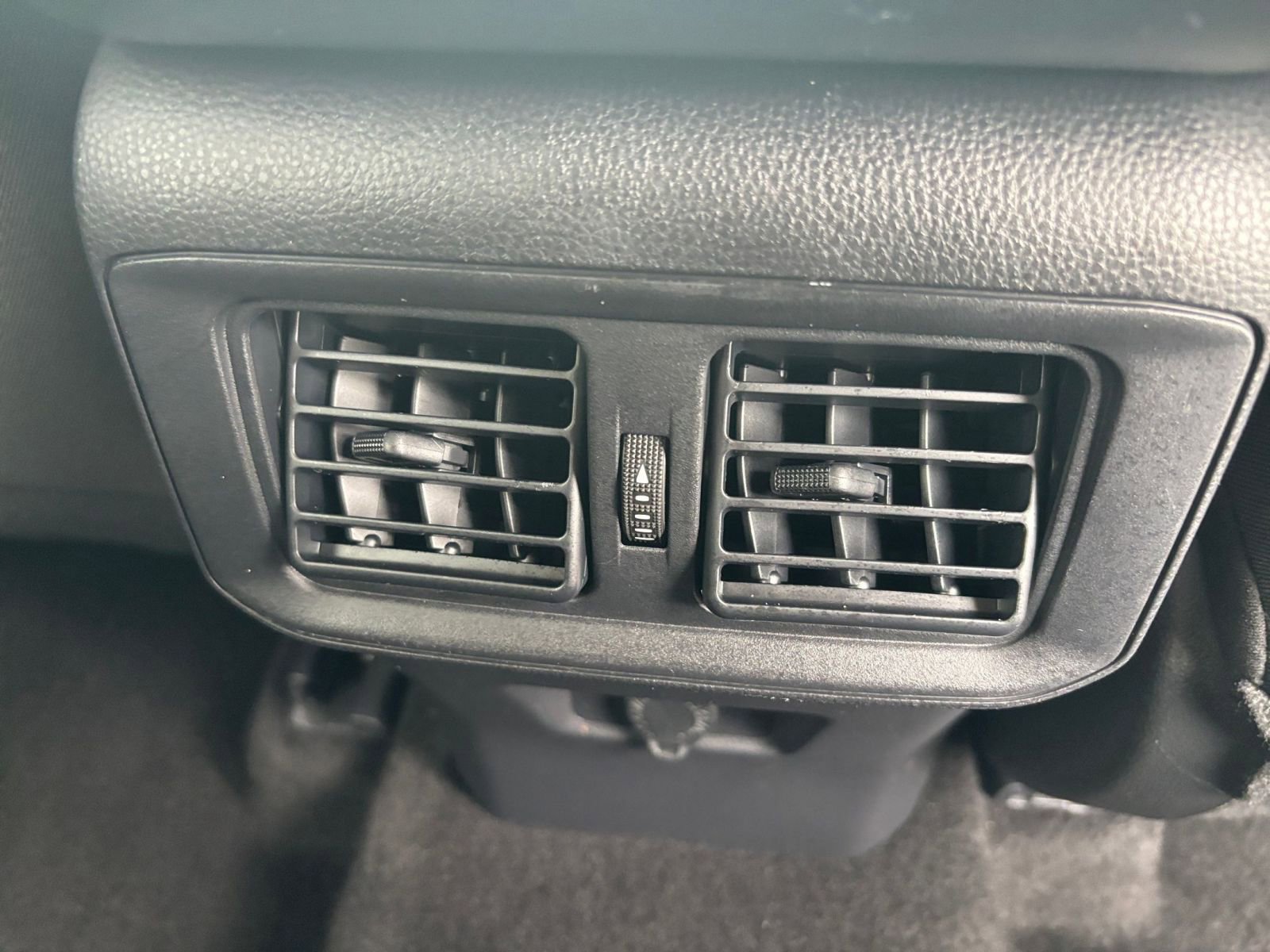 Thumbnail: 2025 Toyota RAV4 - 23