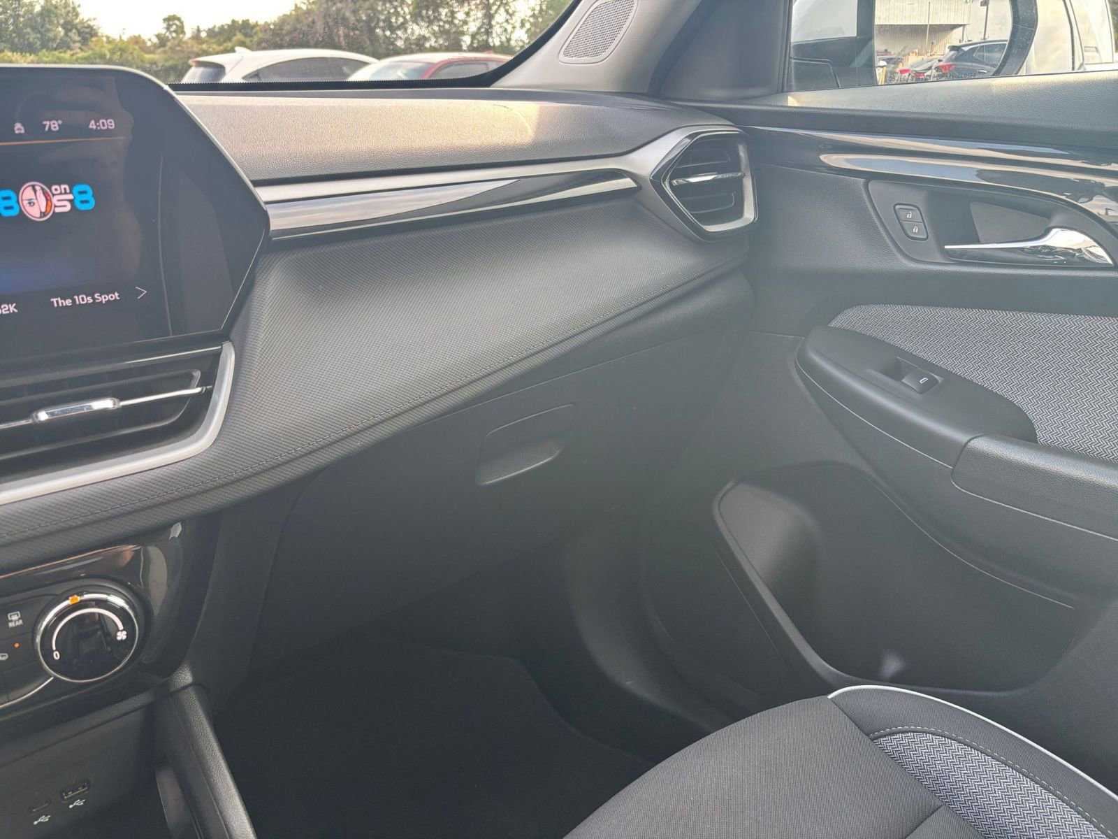 Thumbnail: 2025 Chevrolet TrailBlazer - 33