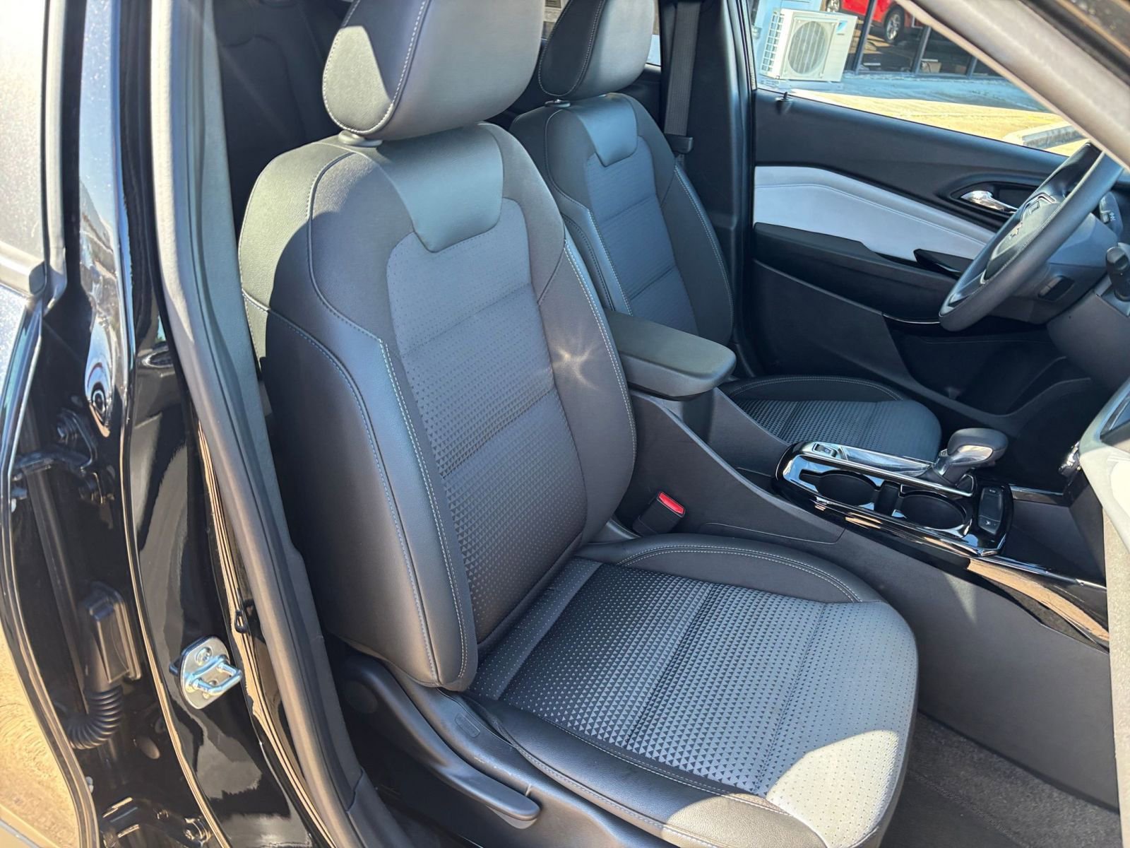 Thumbnail: 2025 Chevrolet Trax - 35