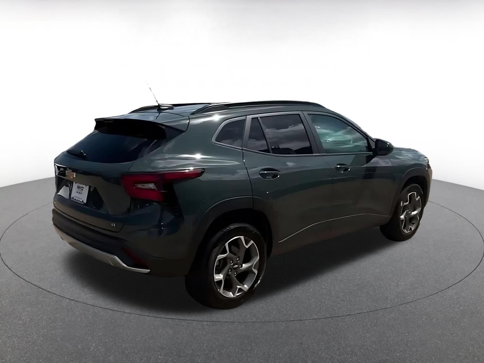 Thumbnail: 2025 Chevrolet Trax - 13