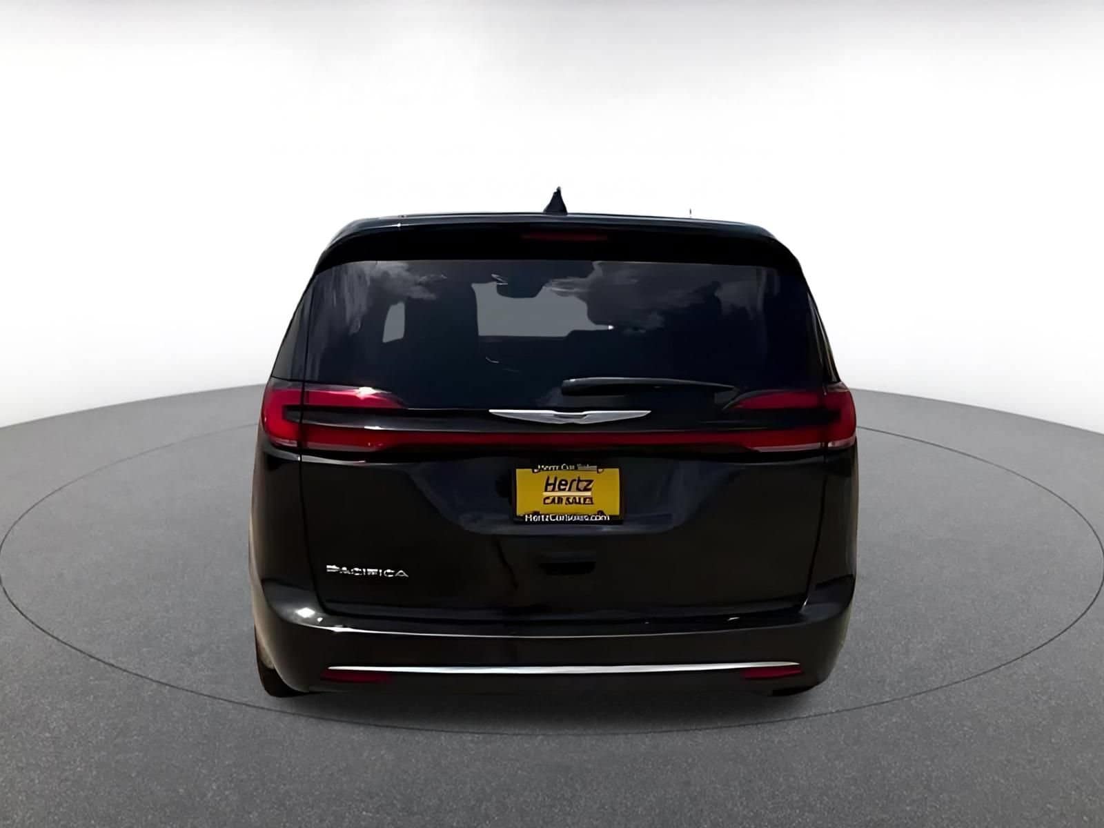 Thumbnail: 2023 Chrysler Pacifica - 10