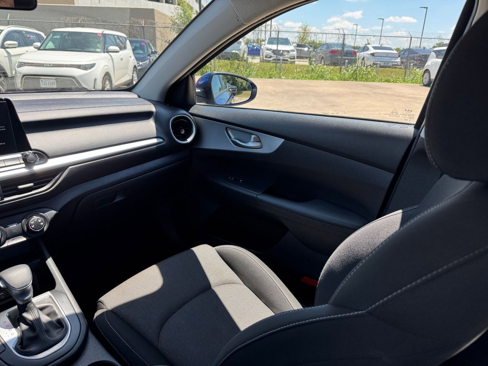 Thumbnail: 2023 Kia Forte - 30