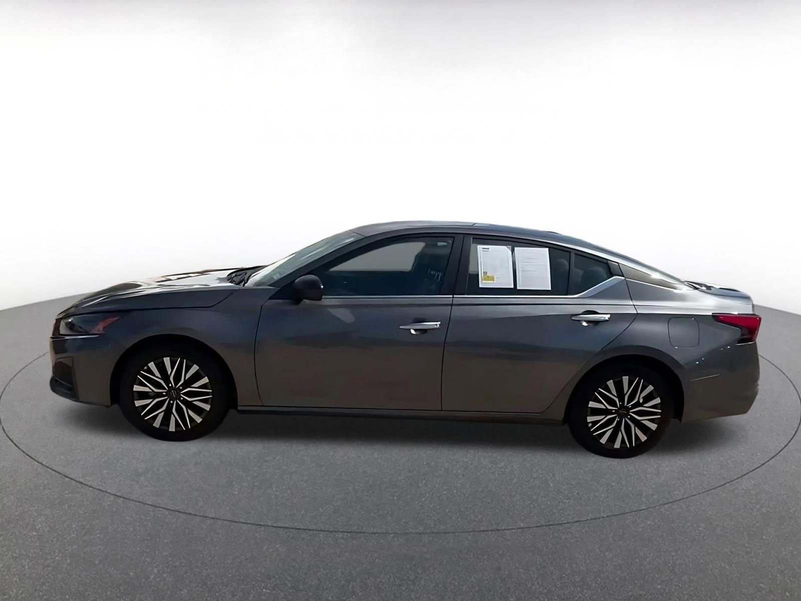 Thumbnail: 2025 Nissan Altima - 9