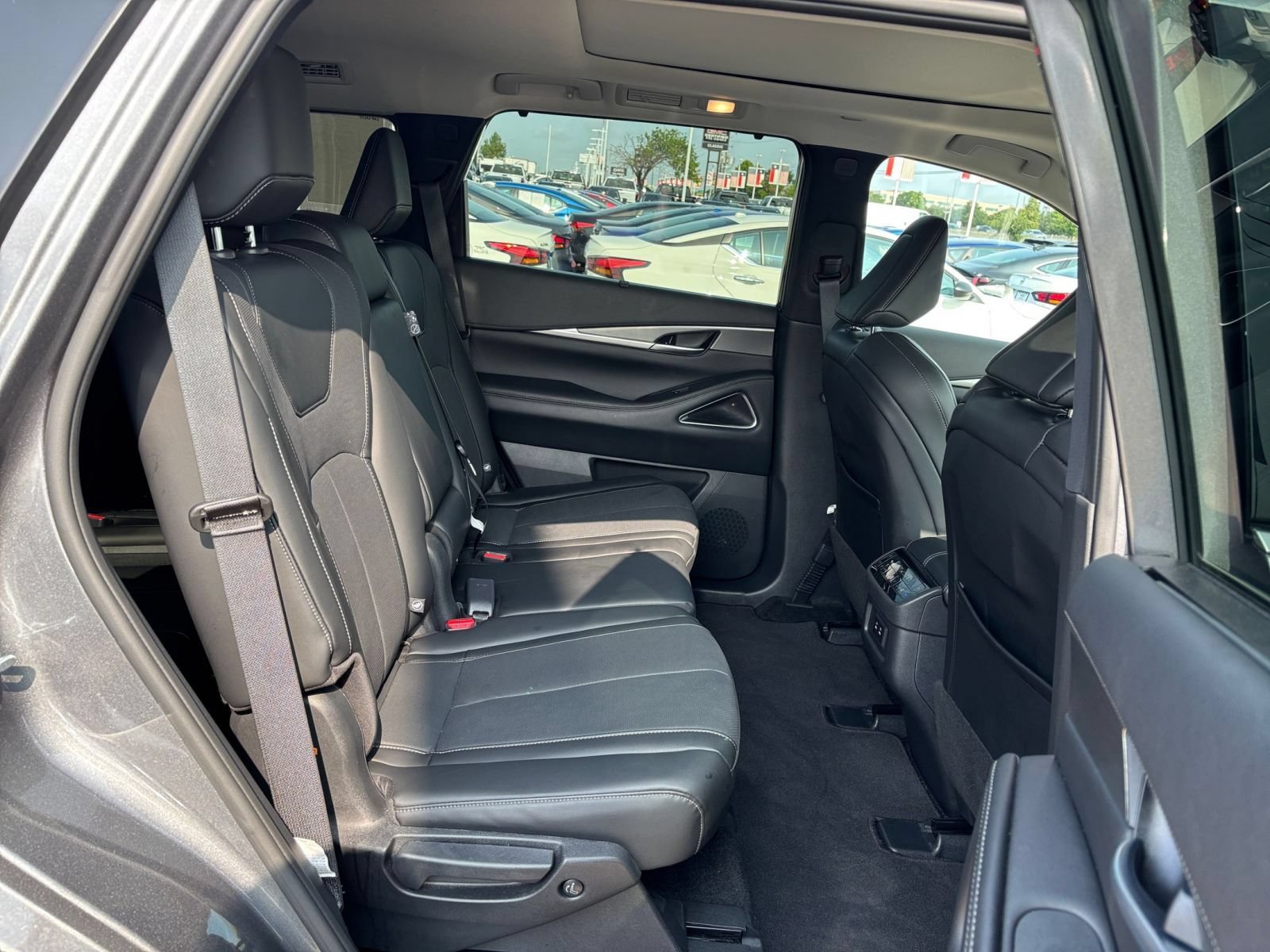 Thumbnail: 2026 INFINITI QX60 - 29