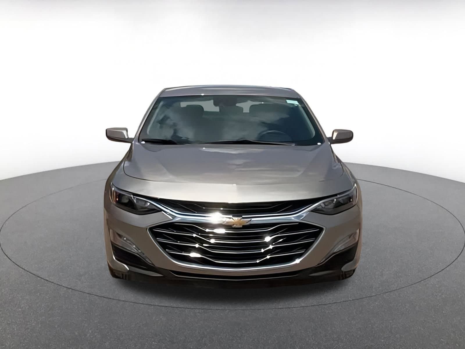 Thumbnail: 2024 Chevrolet Malibu - 3