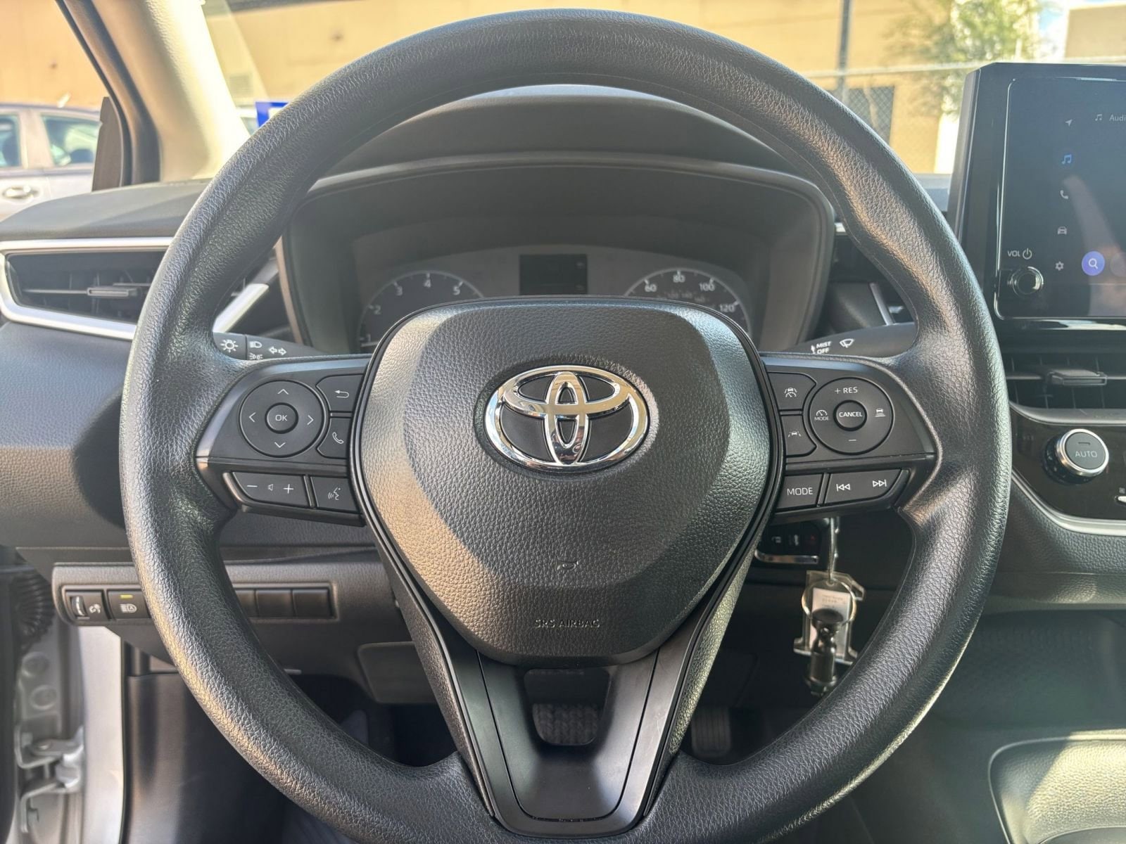 Thumbnail: 2025 Toyota Corolla - 25