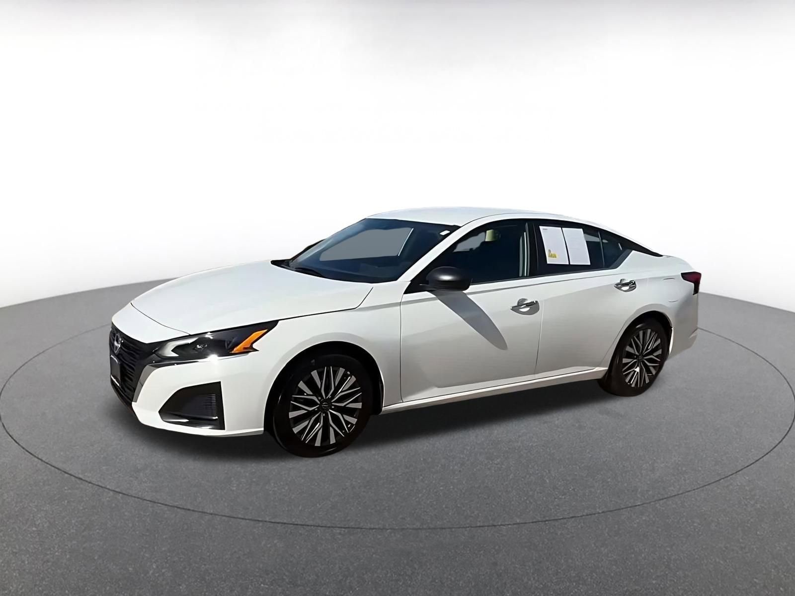 Thumbnail: 2025 Nissan Altima - 8