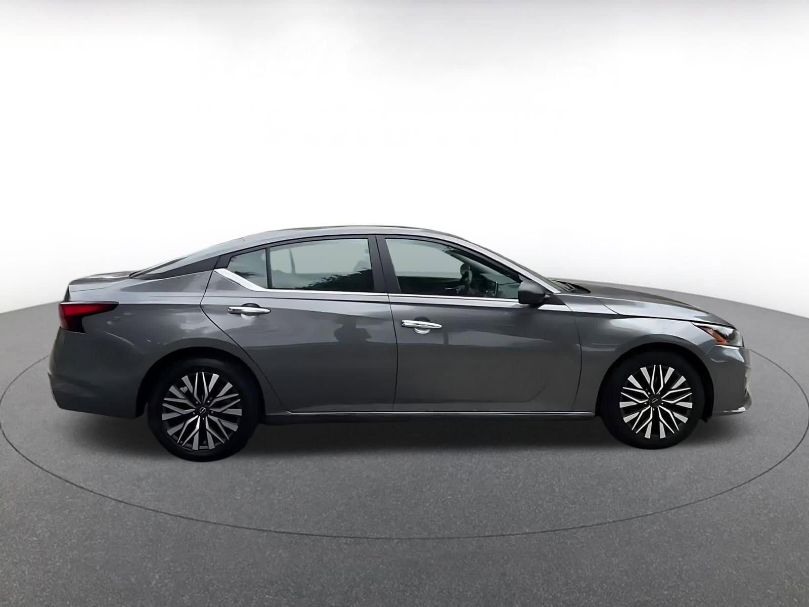 Thumbnail: 2025 Nissan Altima - 16