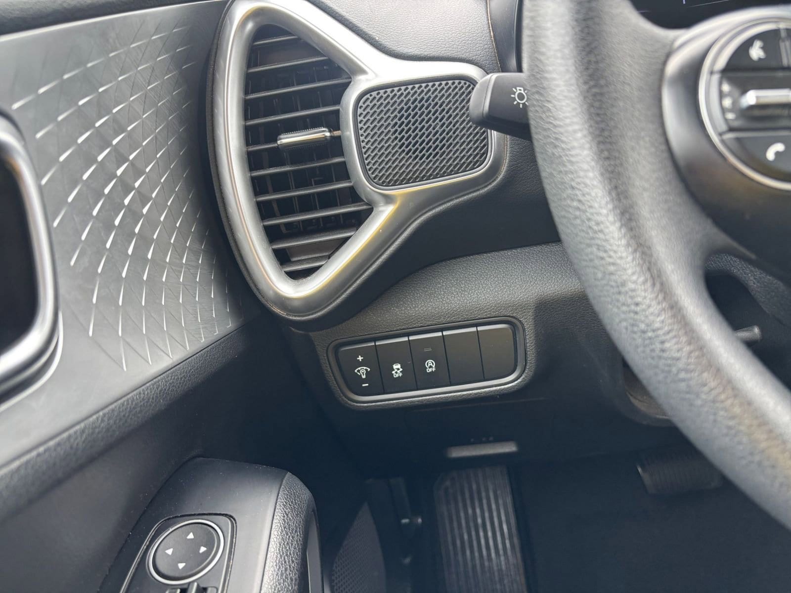 Thumbnail: 2025 Kia Soul - 32