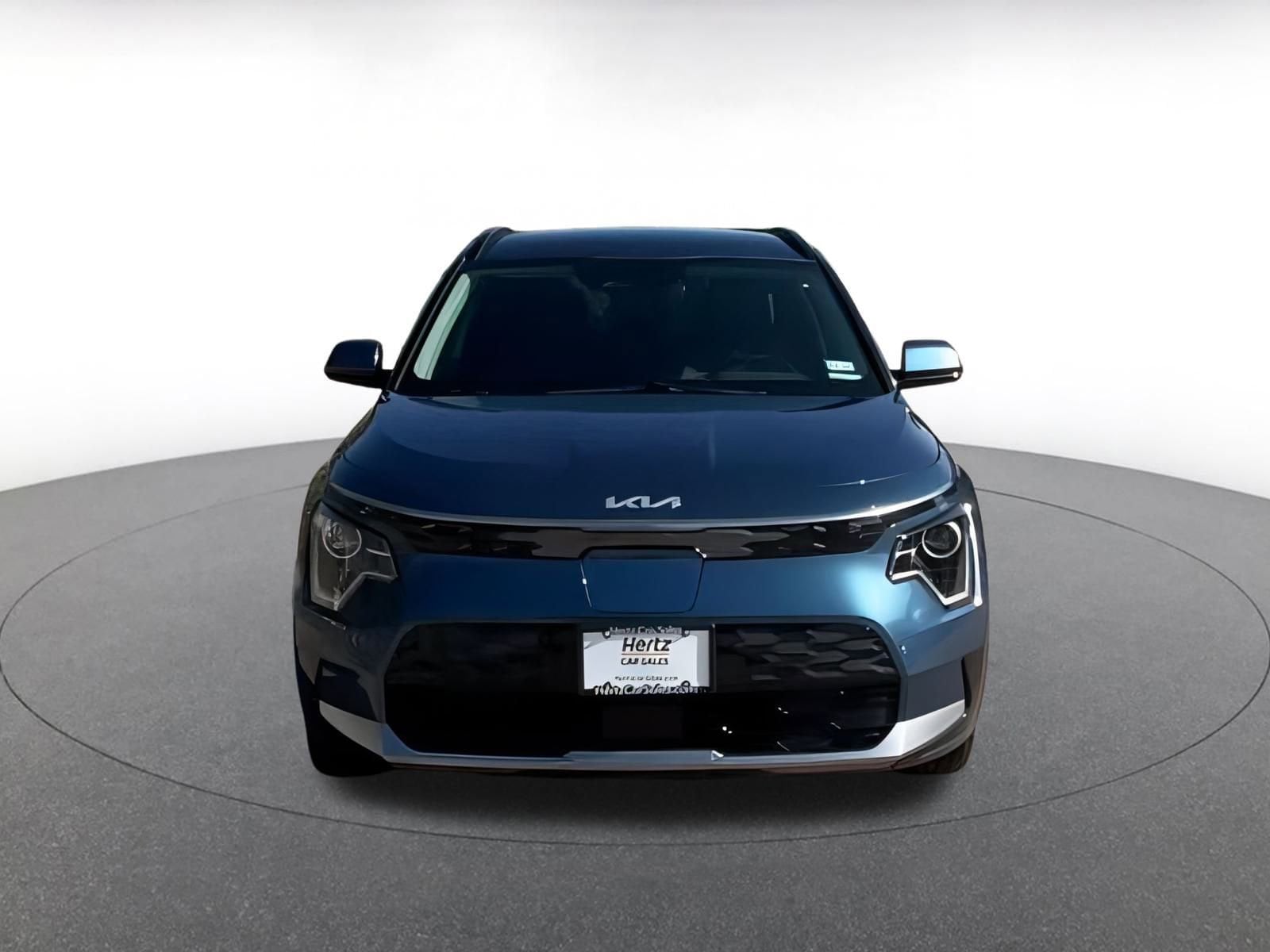 Thumbnail: 2023 Kia Niro - 3