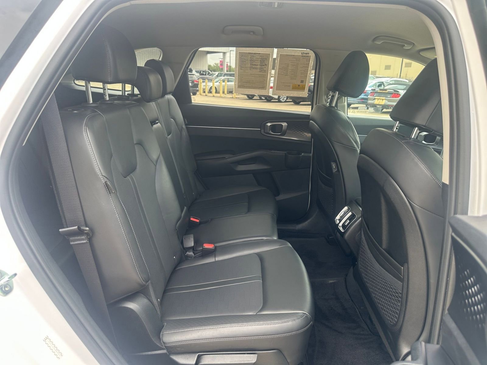 2024 Kia Sorento S 34