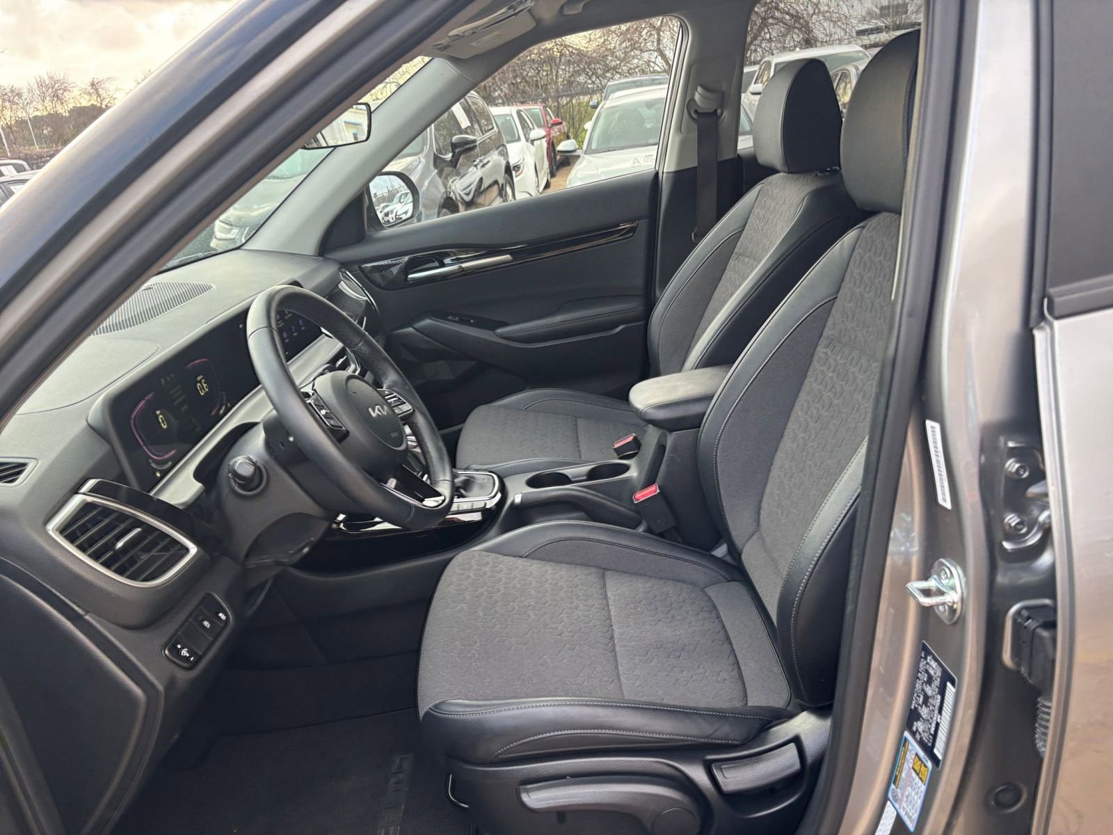 Thumbnail: 2025 Kia Seltos - 28