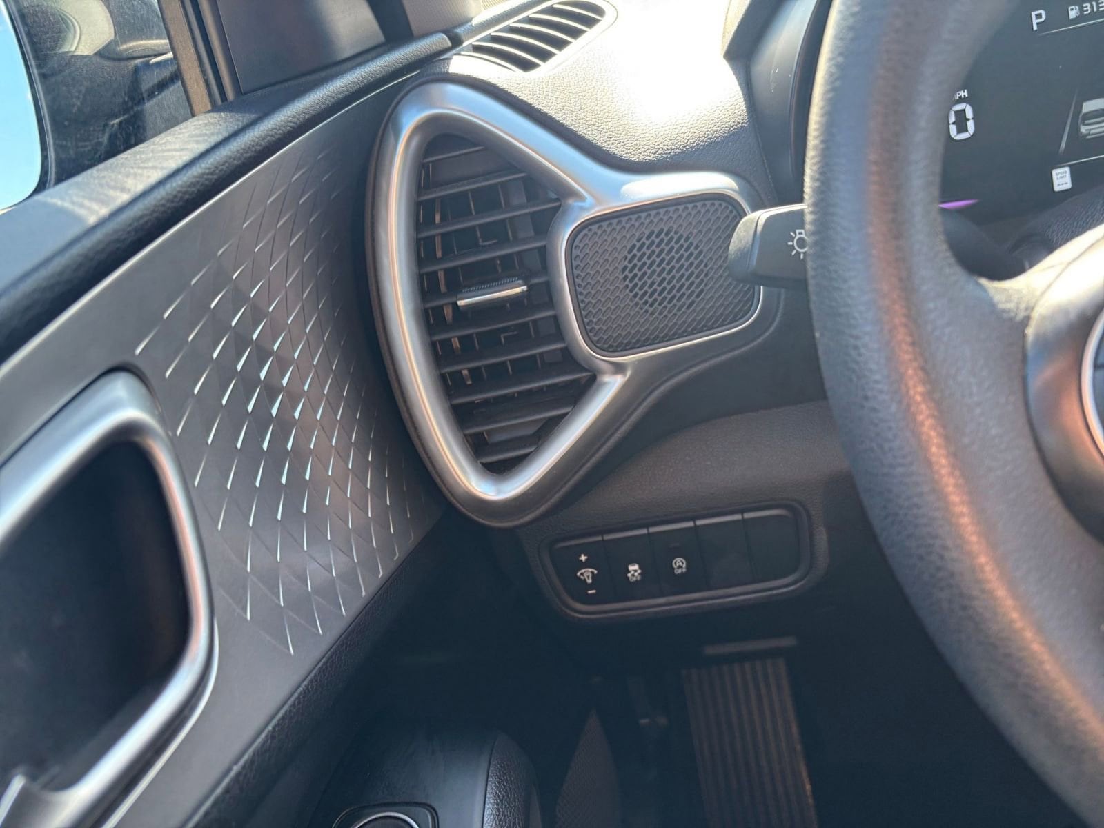 Thumbnail: 2025 Kia Soul - 32