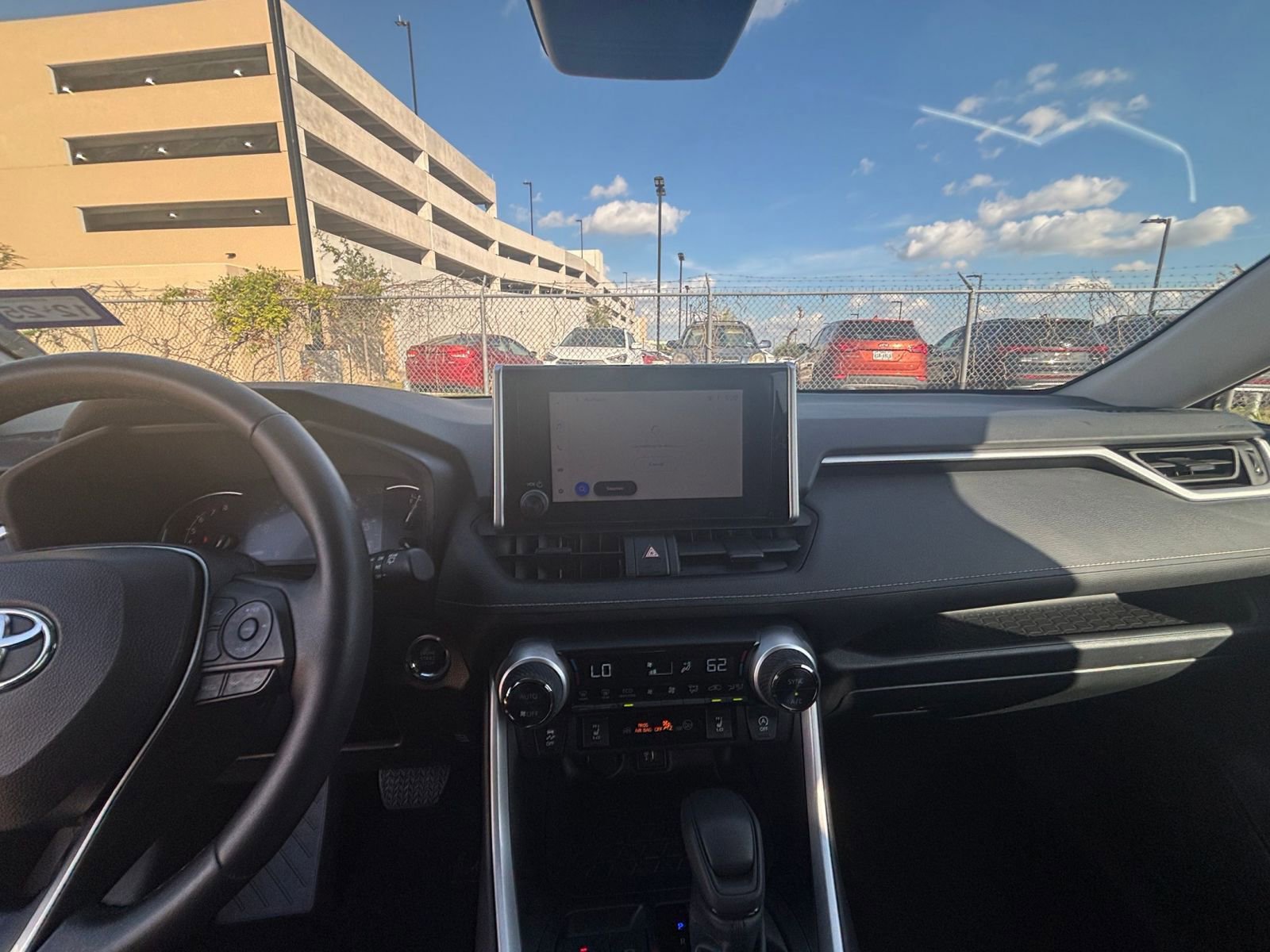 Thumbnail: 2025 Toyota RAV4 - 31