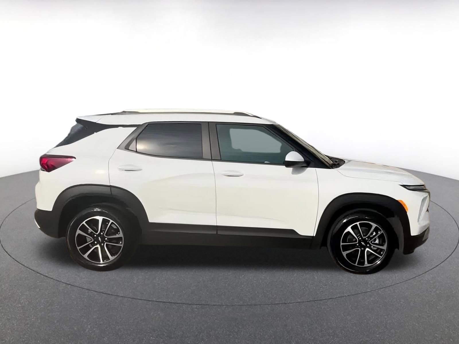 Thumbnail: 2025 Chevrolet TrailBlazer - 15