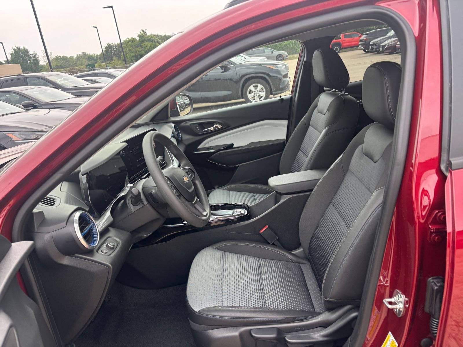 Thumbnail: 2025 Chevrolet Trax - 25