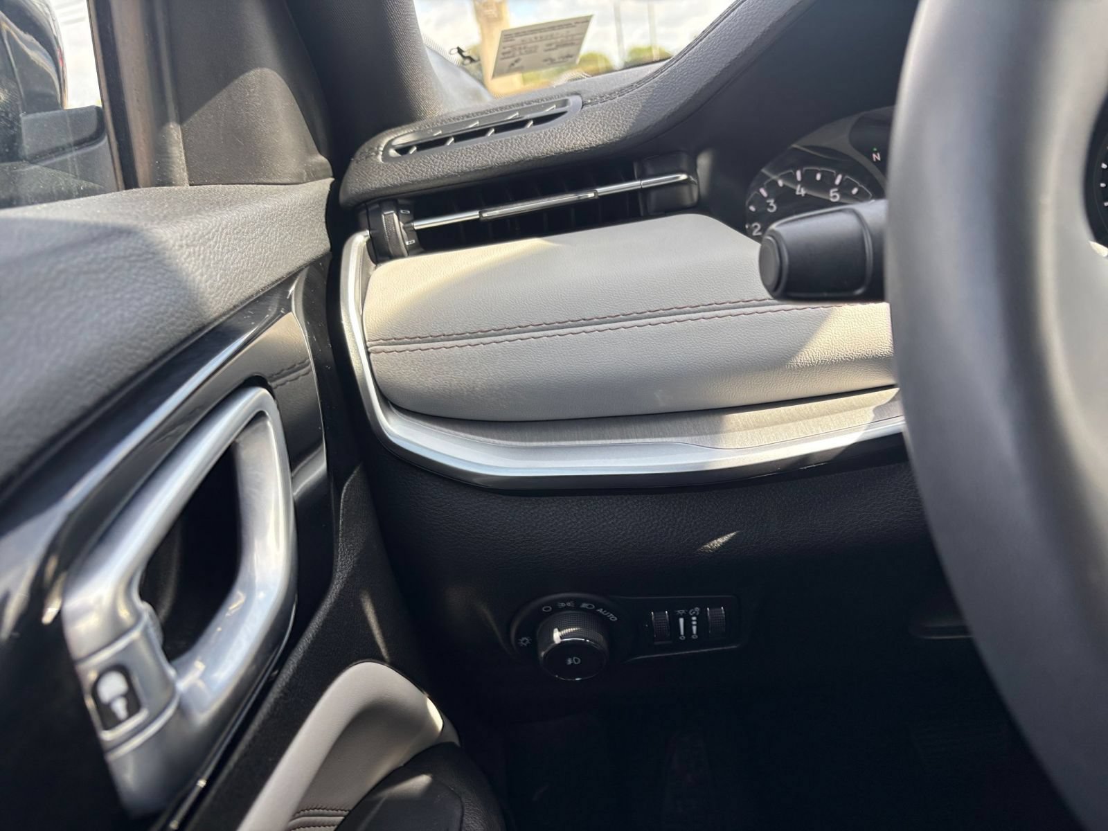Thumbnail: 2025 Jeep Compass - 35