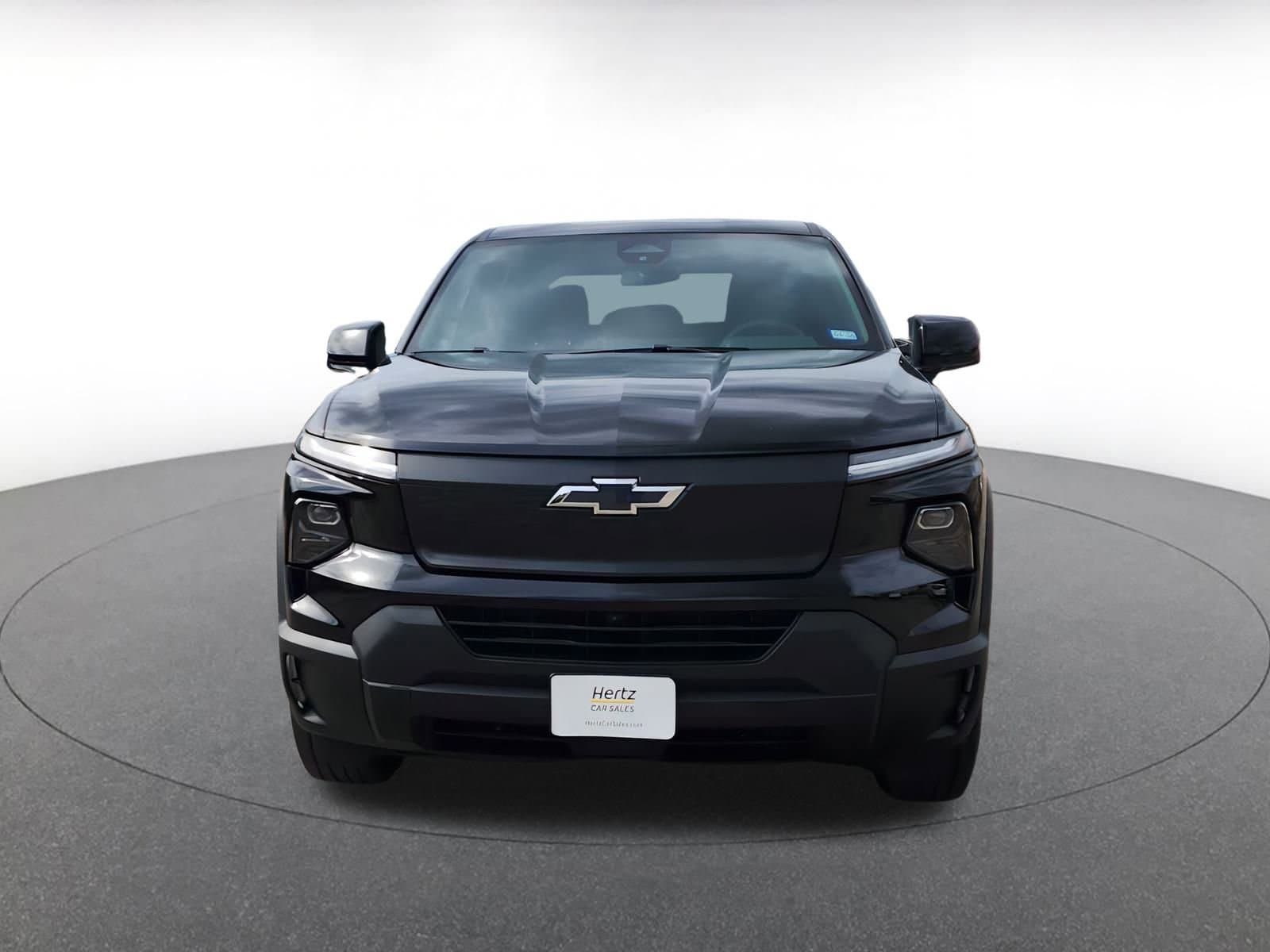 Thumbnail: 2024 Chevrolet Silverado EV - 3