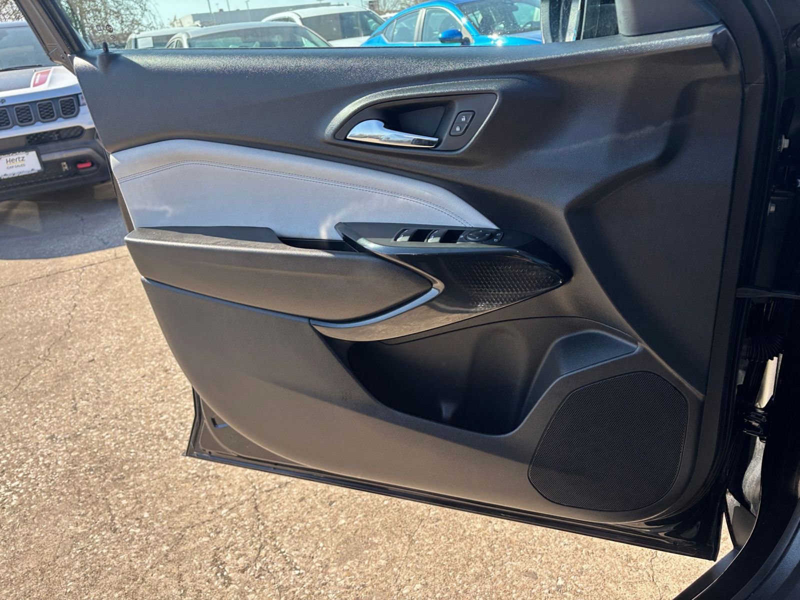 Thumbnail: 2025 Chevrolet Trax - 18