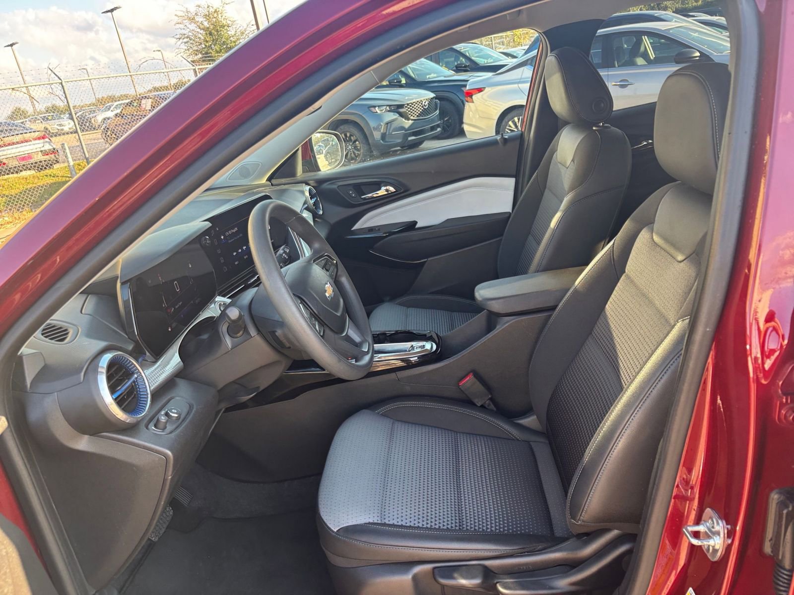 Thumbnail: 2025 Chevrolet Trax - 24