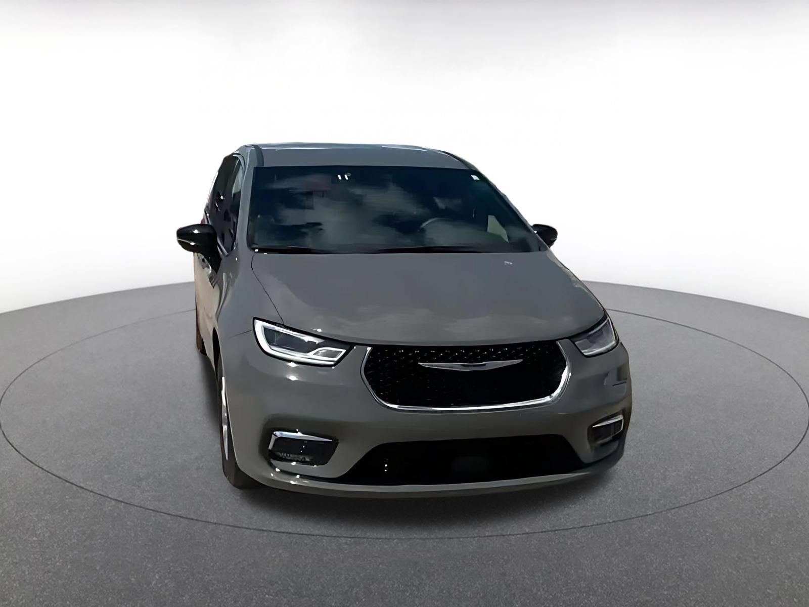 Thumbnail: 2025 Chrysler Pacifica - 3