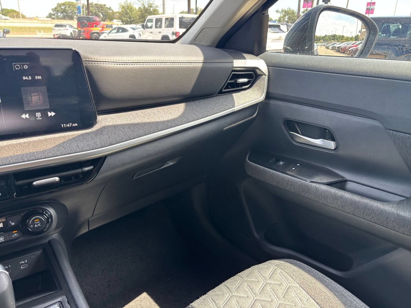 Thumbnail: 2026 Nissan Kicks - 33