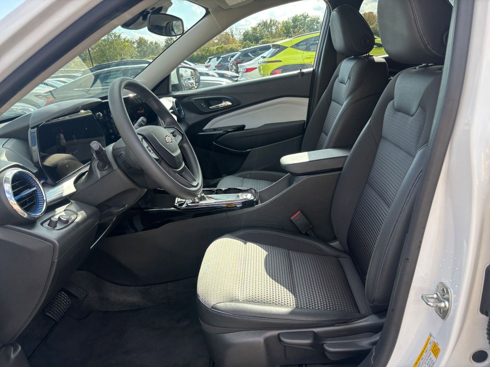 Thumbnail: 2025 Chevrolet Trax - 24