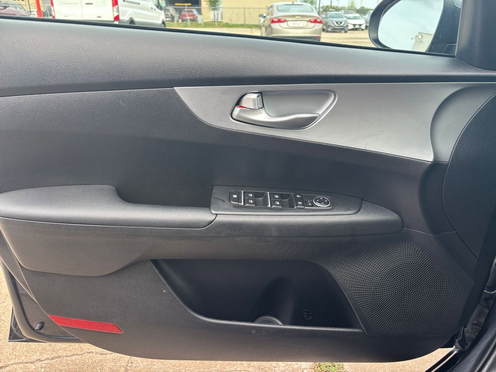 Thumbnail: 2023 Kia Forte - 20