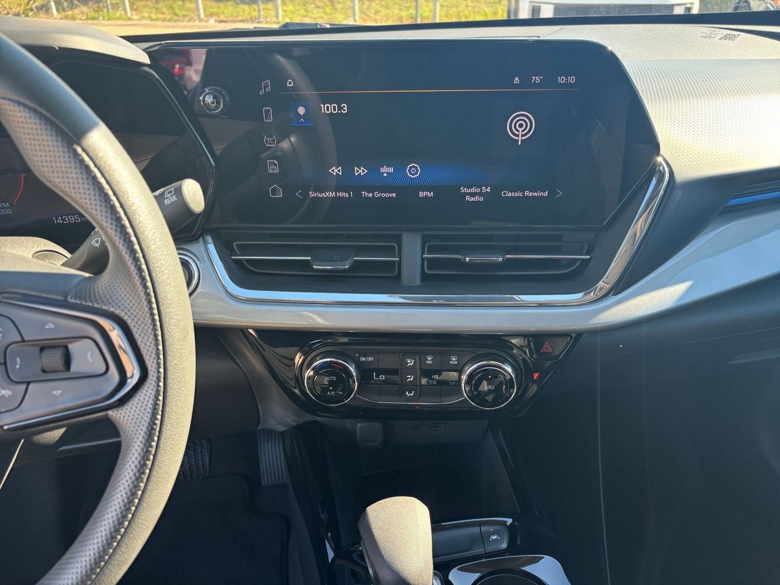 Thumbnail: 2025 Chevrolet Trax - 21